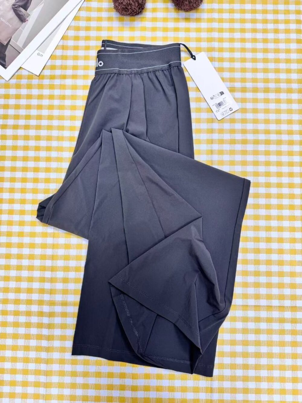 ALO Yoga Straight-Leg Wide Pants in Charcoal - Picture 3 of 9